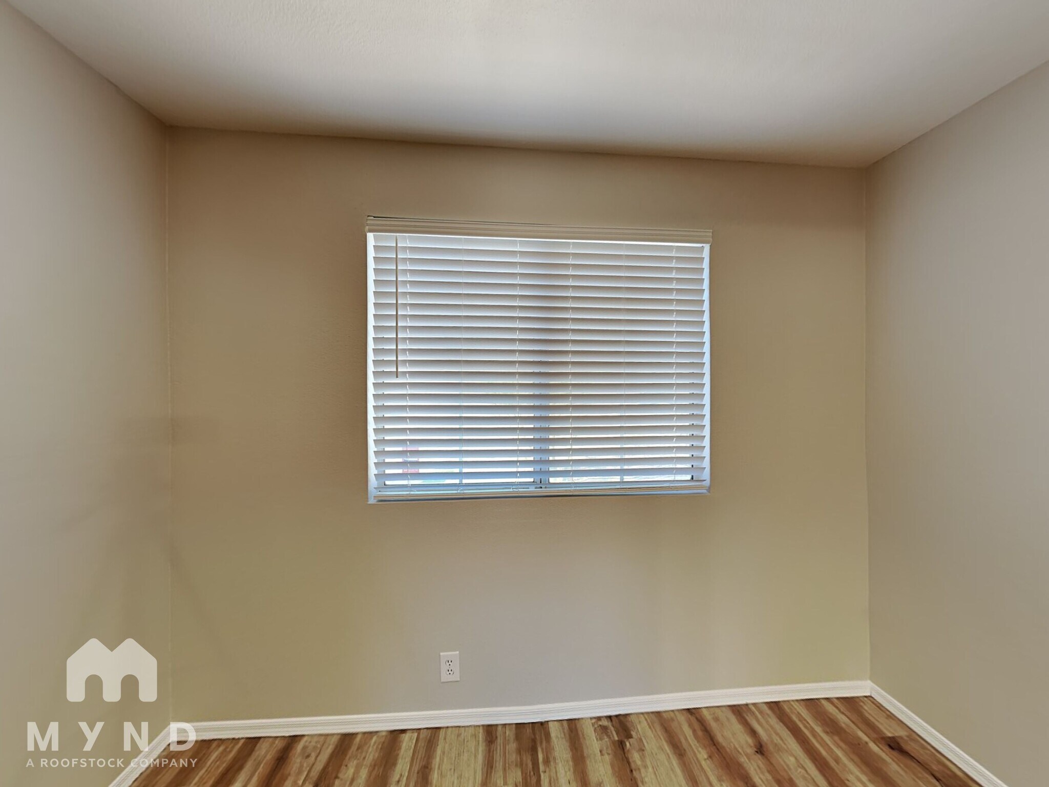 Building Photo - 2217 N 87th Dr