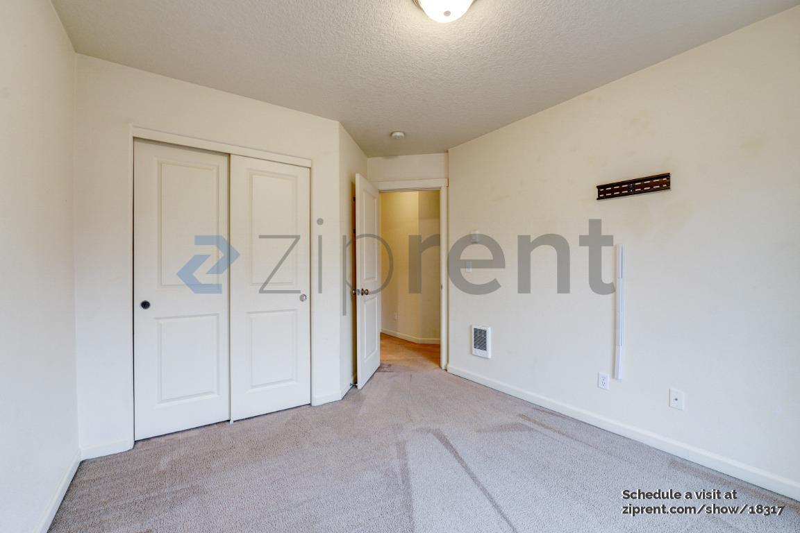 Building Photo - 2729 Rossiter Ln