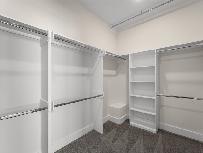 Building Photo - 3903 Pinemont Dr