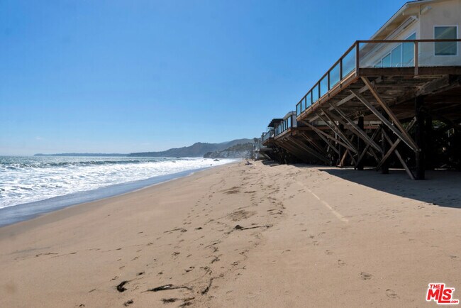 Building Photo - 24528 Malibu Rd