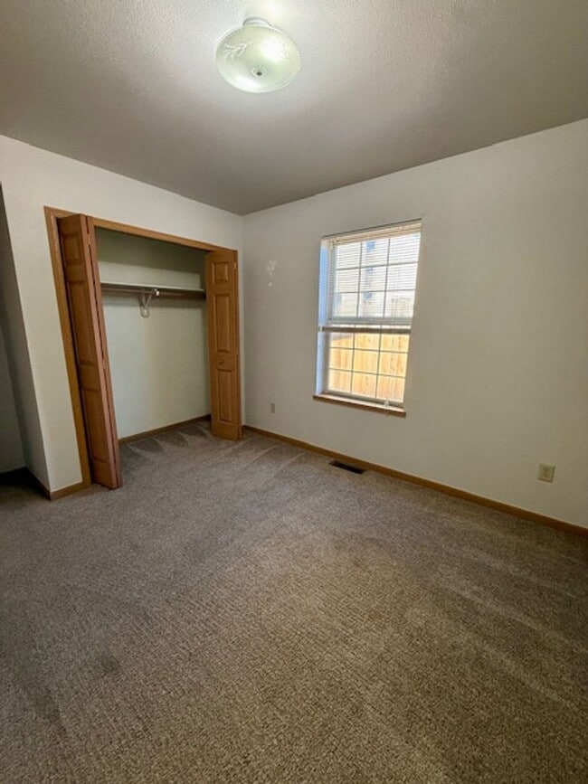 Building Photo - 726 Meagher Ave