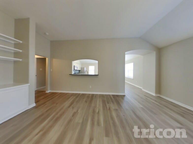 Building Photo - 352 Meadow Park