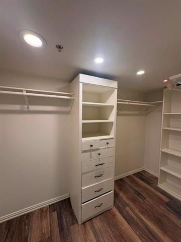 Building Photo - 7522 Holly Hill Dr