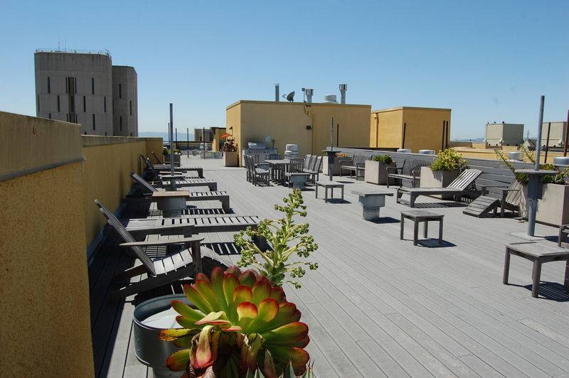 Building Photo - 585 9th St