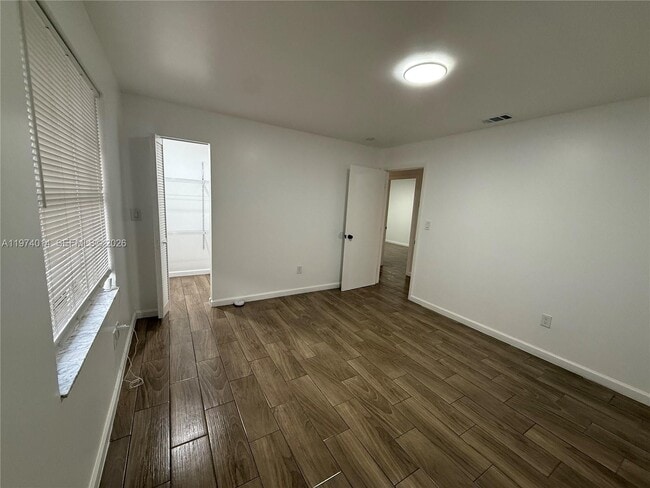 Building Photo - 617 NW 3rd Ave