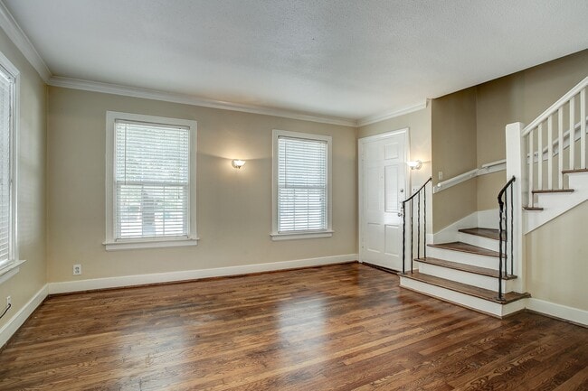 Building Photo - 1935 Richmond Ave