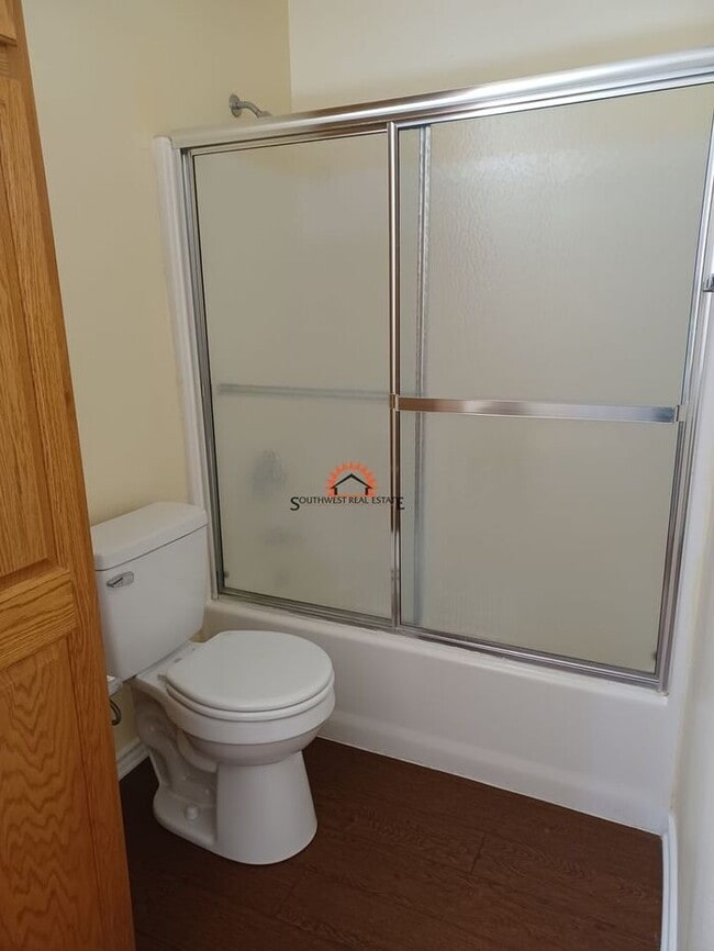 Building Photo - Cozy 2 bedrooms 2 bathroom duplex.