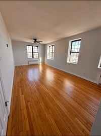 Building Photo - 890 W Beech St