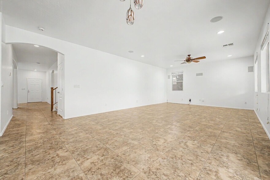 Building Photo - 4947 E Odessa Dr