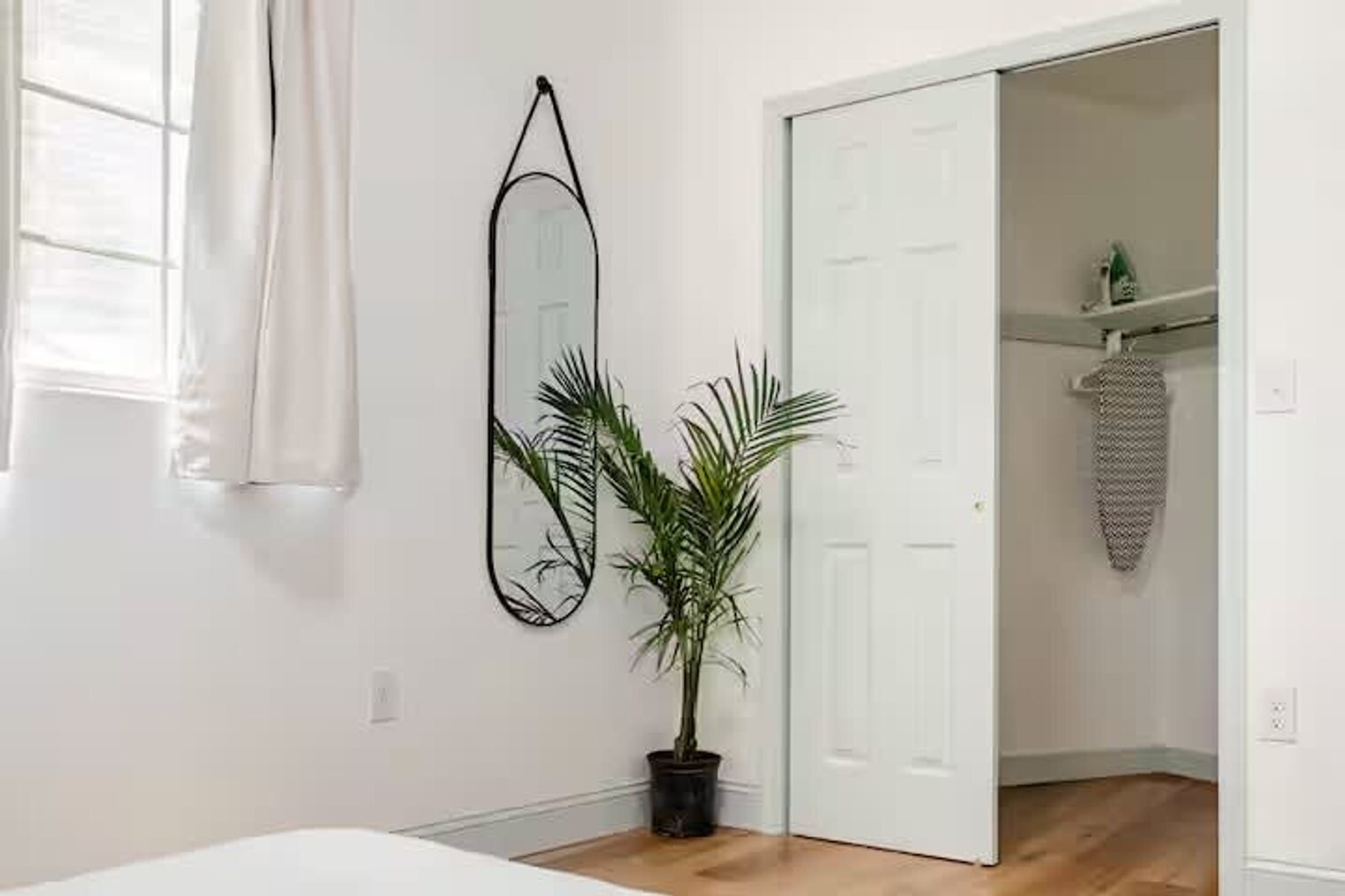 Building Photo - 1384 Ridge Ave