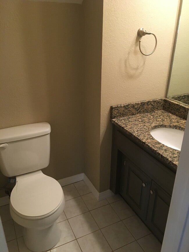 Building Photo - BEAUTIFUL HOME IN GREAT LOCATION!