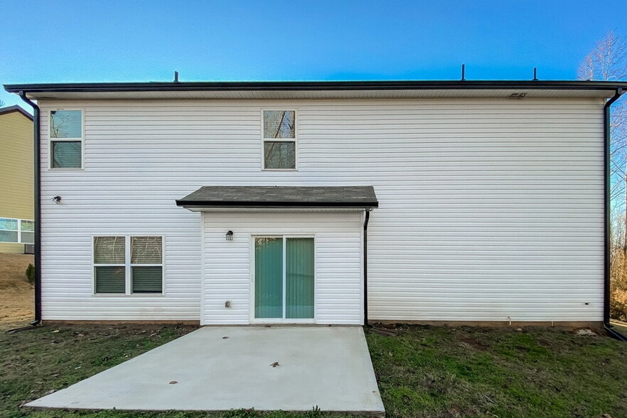 Building Photo - 100 Fairview Dr