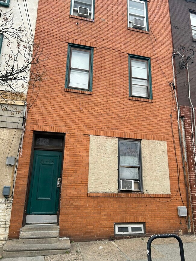 Building Photo - 2538 Amber St