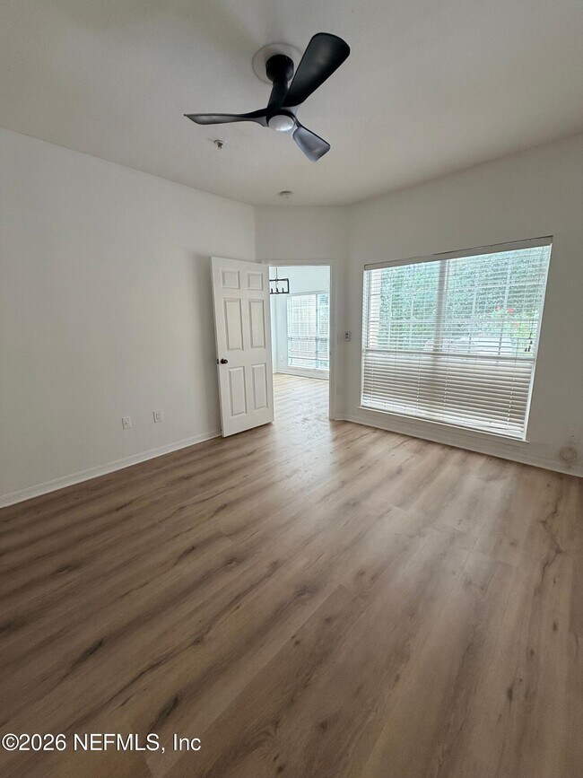 Building Photo - 7800 Point Meadows Dr