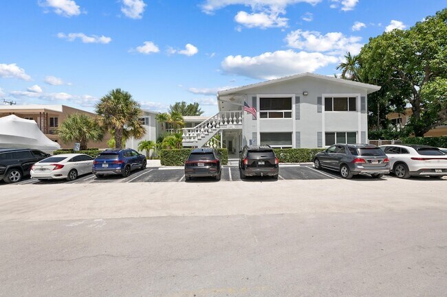 Building Photo - 915 Intracoastal Dr