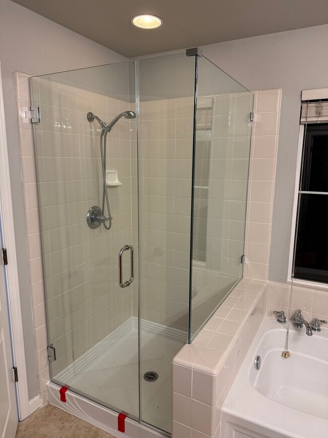 Building Photo - 2449 Milford Dr