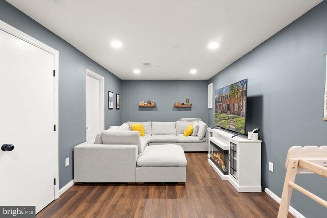 Building Photo - 7393 Colton Ln