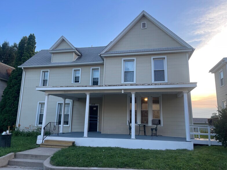 Primary Photo - 308 S 8th St