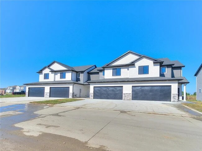 Building Photo - 6941 Holly Ct