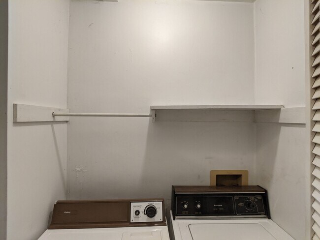 Building Photo - 1428 Axtell St