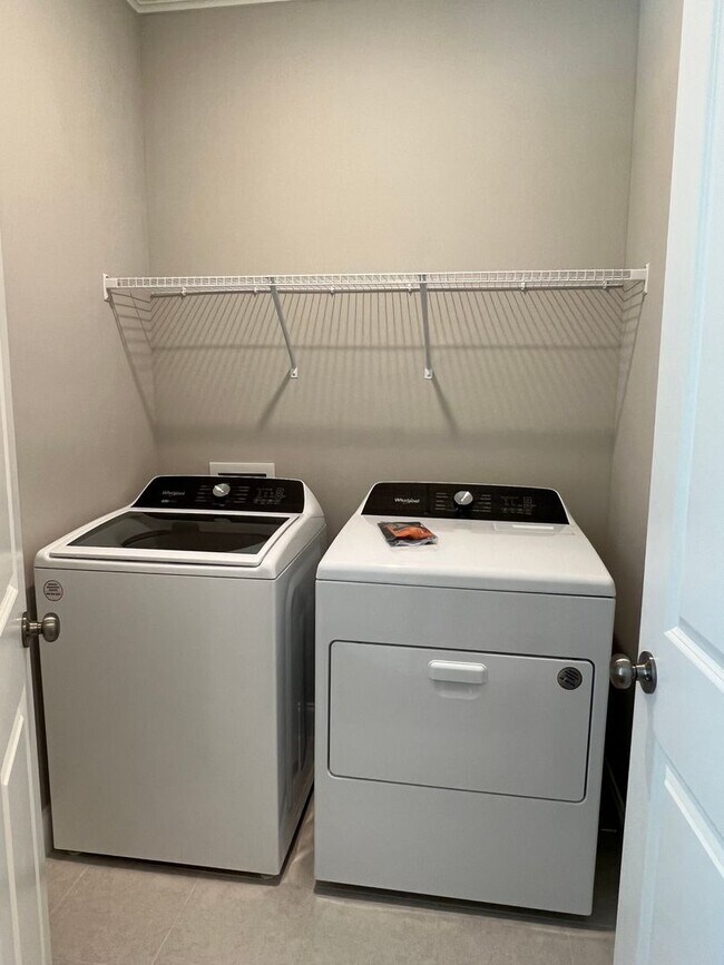 Building Photo - Lovely 3 BR Townhouse in Washington Square...