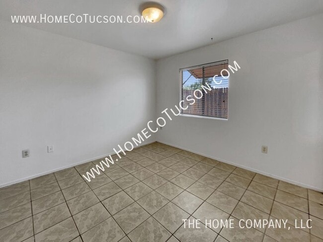 Building Photo - 1421 S Park Ave