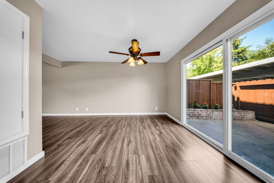 Building Photo - 4446 Seminole Way