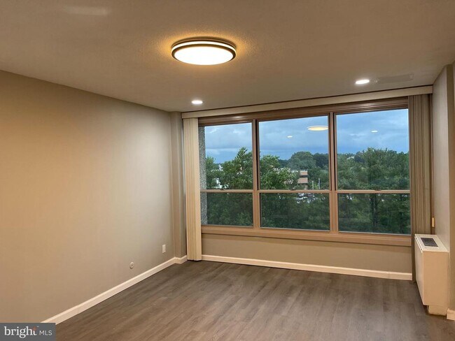 Building Photo - 1001 City Ave