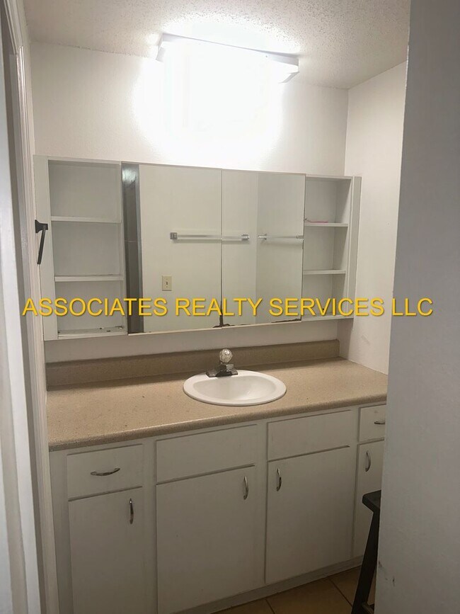 Building Photo - LOOK!!! 2 bedroom in Brandywine with Balco...