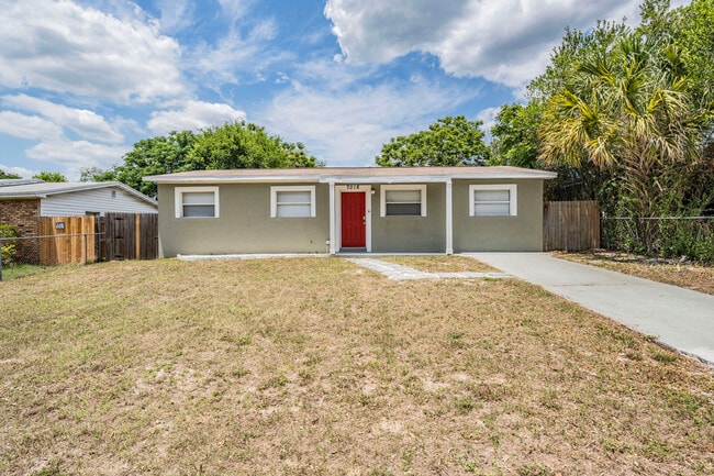 Building Photo - 7018 Sarvis St