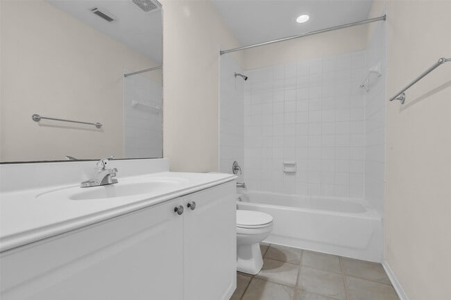 Building Photo - 15 Scarlet Woods Ct