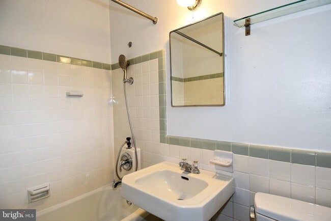 Building Photo - 3132 Martha Custis Dr