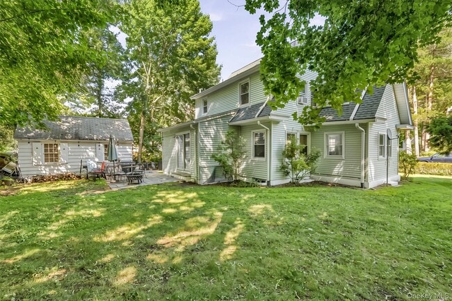 Building Photo - 15 Ferncliff Rd