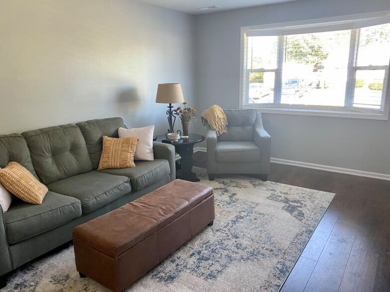 Building Photo - 106 Medley Dr