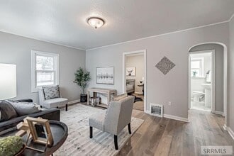 Building Photo - 465 3rd St