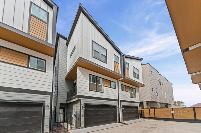 Building Photo - 2311 Eagle St