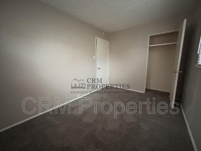 Building Photo - 1036 Columbus Blvd