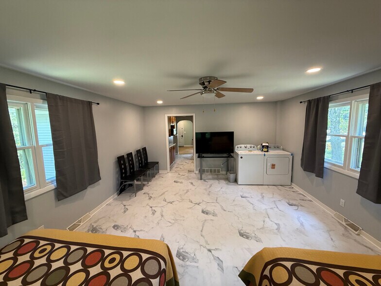 Building Photo - 10436 Gast Rd