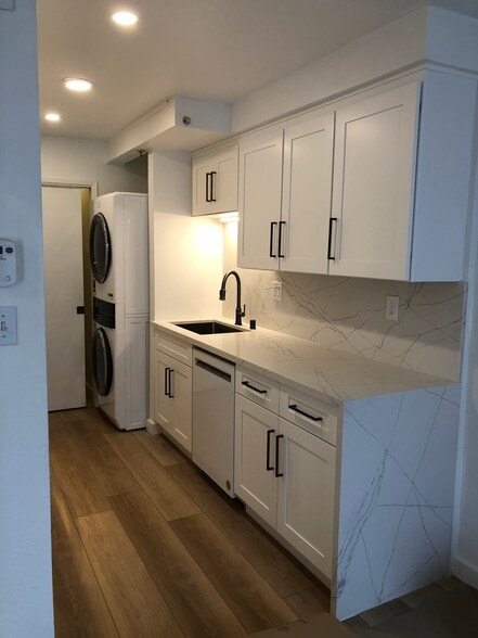 Kitchen - 2453 Rowntree Way