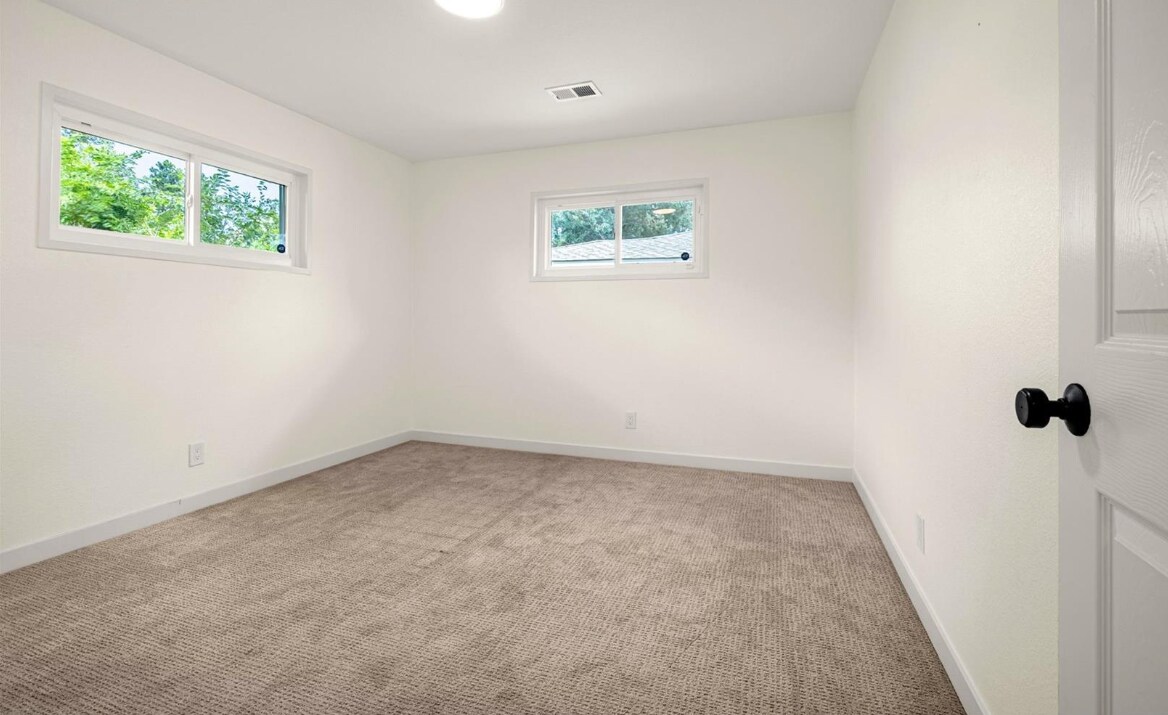 Building Photo - 601 Hackberry Dr