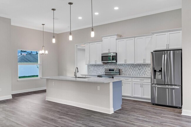 Building Photo - 5 Eastvue Pl