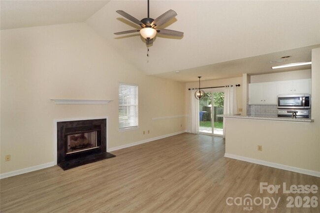 Building Photo - 155 Green Dragon Ct