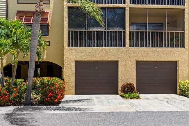 Building Photo - 5817 Park St N