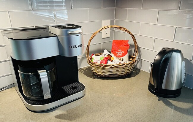 Building Photo - 3112 Rock Creek Dr