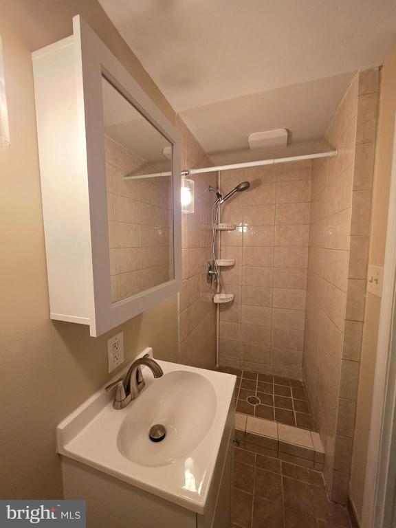 Building Photo - 6505 China Grove Ct