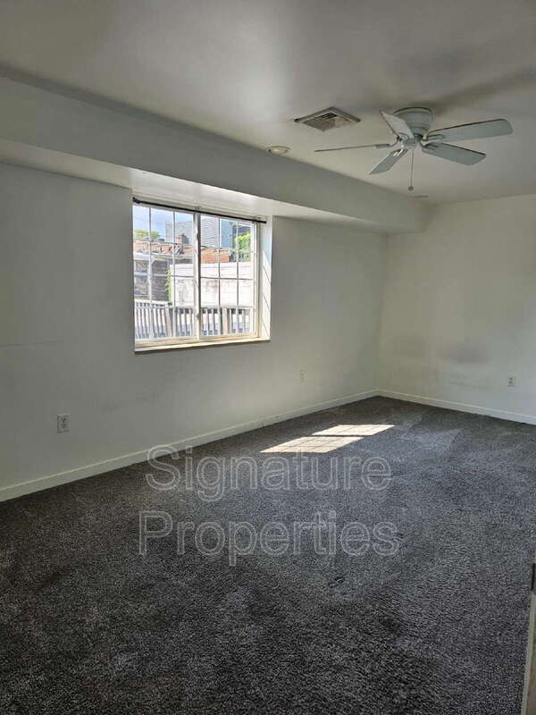 Building Photo - 2312 W Cary St