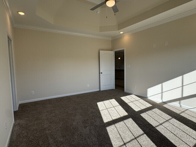 Building Photo - 360 Piedmont Ct