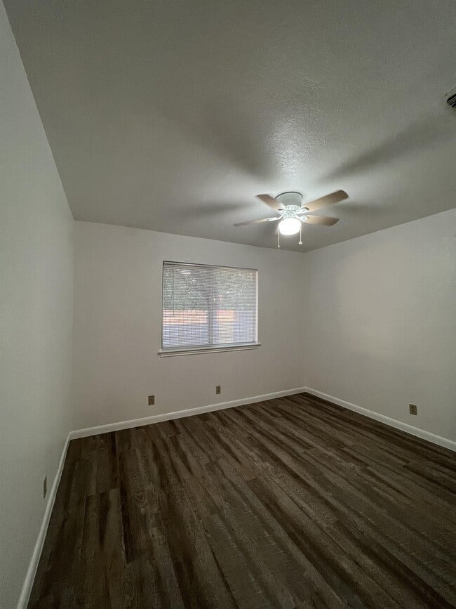 Building Photo - 8848 Meadow Range St
