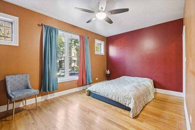 Building Photo - 641 E 50th St