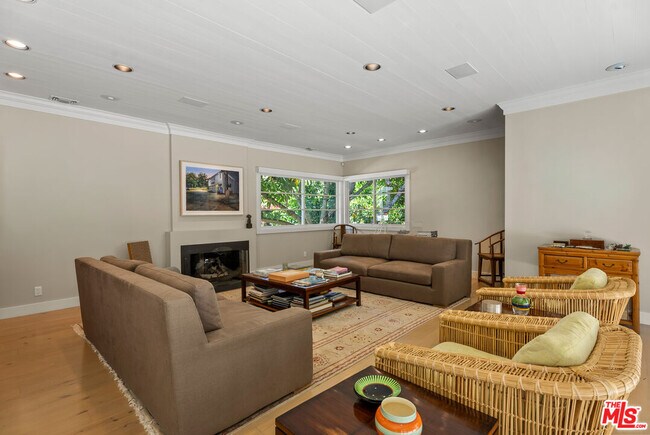 Building Photo - 10630 Somma Way